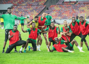 Extra: Super Eagles star plays street football