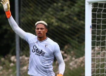 Former Nigeria’s Goalkeeper Urges Rohr To Start The New Players Against Ukraine