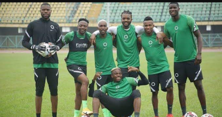 “Make it happen” – Fans urge Bayern Munich to partner Super Eagles striker with Sadio Mane