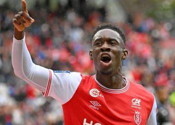 Transfer: 19-year-old Nigerian winger set to swap Manchester City for Bayer Leverkusen