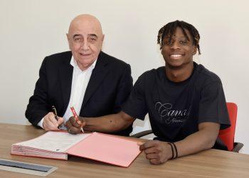 Obafemi Martins congratulates son on first professional contract in Italy