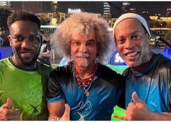 “The real GOAT” – Super Eagles star ‘speechless’ after meeting Barcelona great Ronaldinho