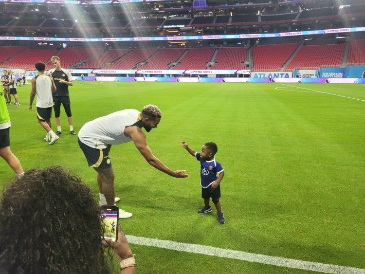 Two-year-old Tobenna Uchendu with Messi-like control meets Enzo Fernández, Reece James, and others