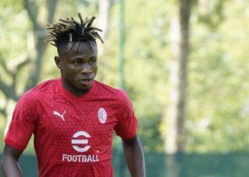 “This year you will rock” – Villarreal captain blesses Milan’s Chukwueze after receiving special gift