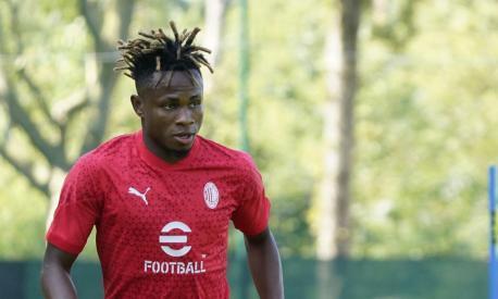 “This year you will rock” – Villarreal captain blesses Milan’s Chukwueze after receiving special gift