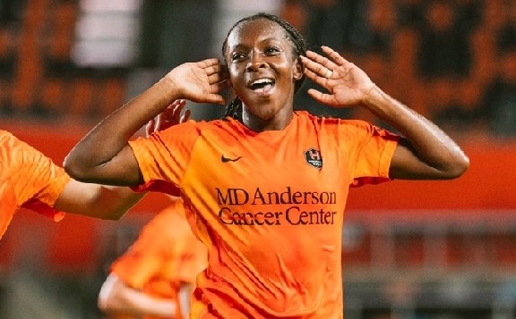 Super Falcons’ Alozie reacts after seeing Red in Houston’s NWSL loss to San Diego
