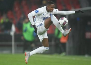 Extra: Super Eagles star plays street football