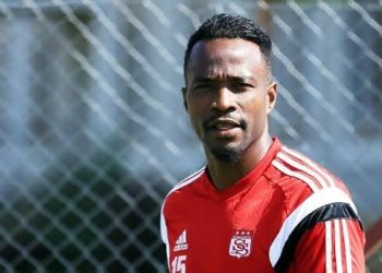 Ex-Lens and Portsmouth star Utaka praises former Flying Eagles forward