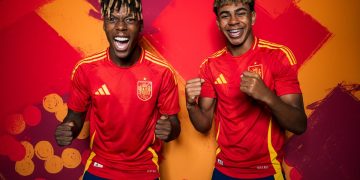 Kelechi isn’t the problem – Ex-Super Eagles star hits back at Orta’s “mistake” comments about Iheanacho