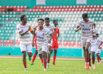 Father Vs Son: Veteran Nigerian goalkeeper squares up against son in pre-season tournament