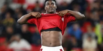 “Better than before” – Wolves coach cites Arokodare’s progress despite Chelsea loss