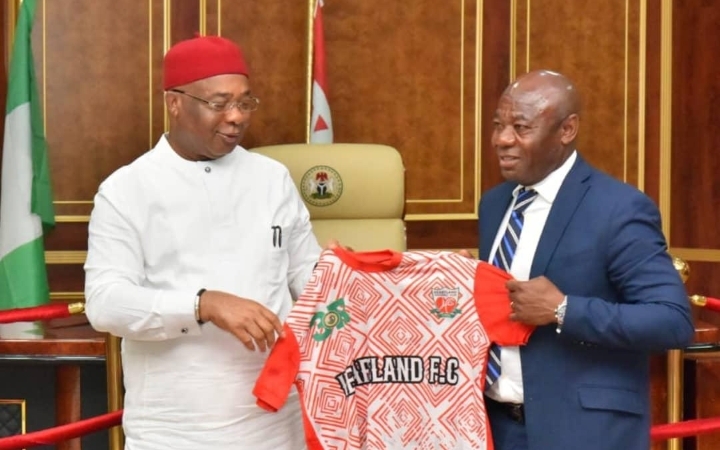 Emmanuel Amuneke: Former Barcelona star gets new coaching job after Super Eagles snub