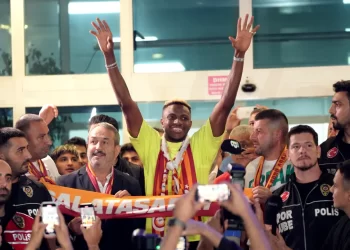 Barcelona’s İlkay Gündoğan draws comparison between ‘world-class strikers’ Lewandowski and Osimhen