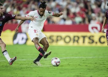 Watch: Iheanacho unfazed by replacing Moroccan striker at Sevilla