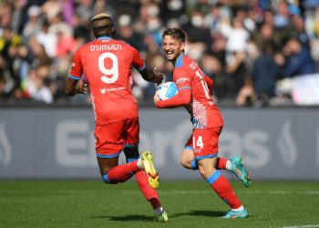 “They need someone like Ivan Toney” – Ex-Super Eagles winger unsure Zirkzee will deliver for Manchester United