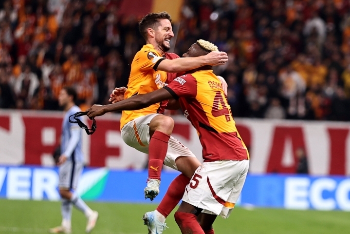 “It’s useless talking about Osimhen” – Napoli fans told to forget Super Eagles star shining in Turkey