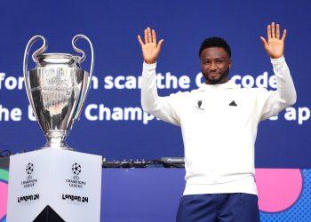 Watch: Real Madrid star Aurelien Tchouameni chats deep with ‘feel’ crooner Davido