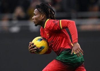 Samuel Chukwueze’s goal not enough as Lazio steal late win at AC Milan