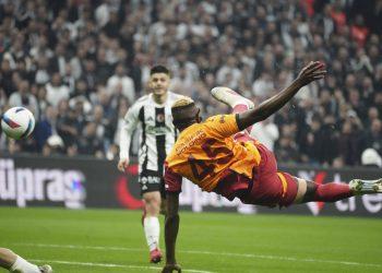 “He scores a lot of goals” – Former Besiktas forward praises Osimhen after Galatasaray debut