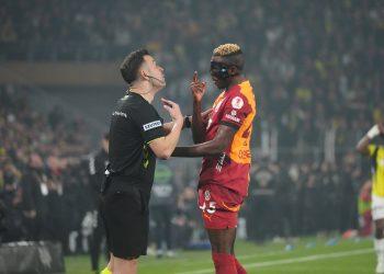 ‘Love the fella’- Former England star showers high praises on Iheanacho