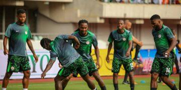 Chiefs Fans Call For Akpeyi’s Return Over Khune