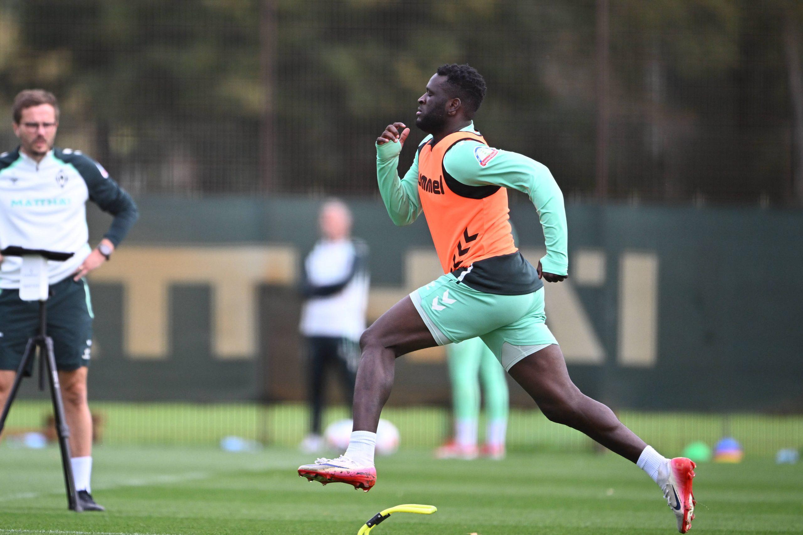 Victor Boniface in training at Werder Bremen