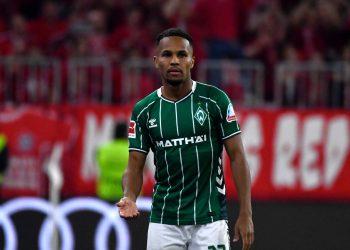 “Enrique was a sore loser for kneeing Okocha” – Oliseh’s touching reason for backing PSG to win UCL