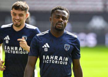 Official: Award-winning Nigeria international goalkeeper joins Brighton