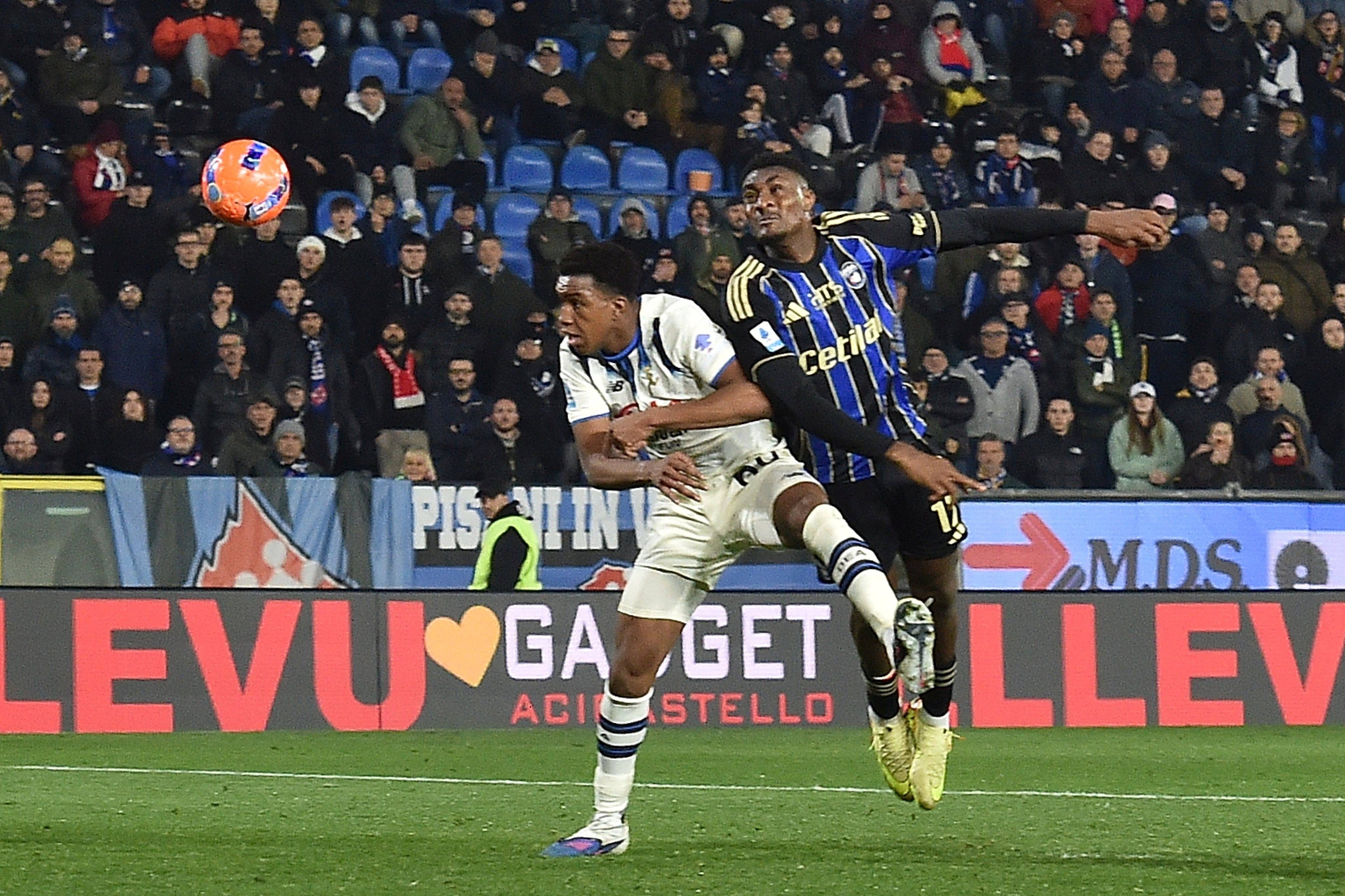 Rafiu Durosinmi Pisa scores 1-1 during Pisa SC vs Atalanta BC