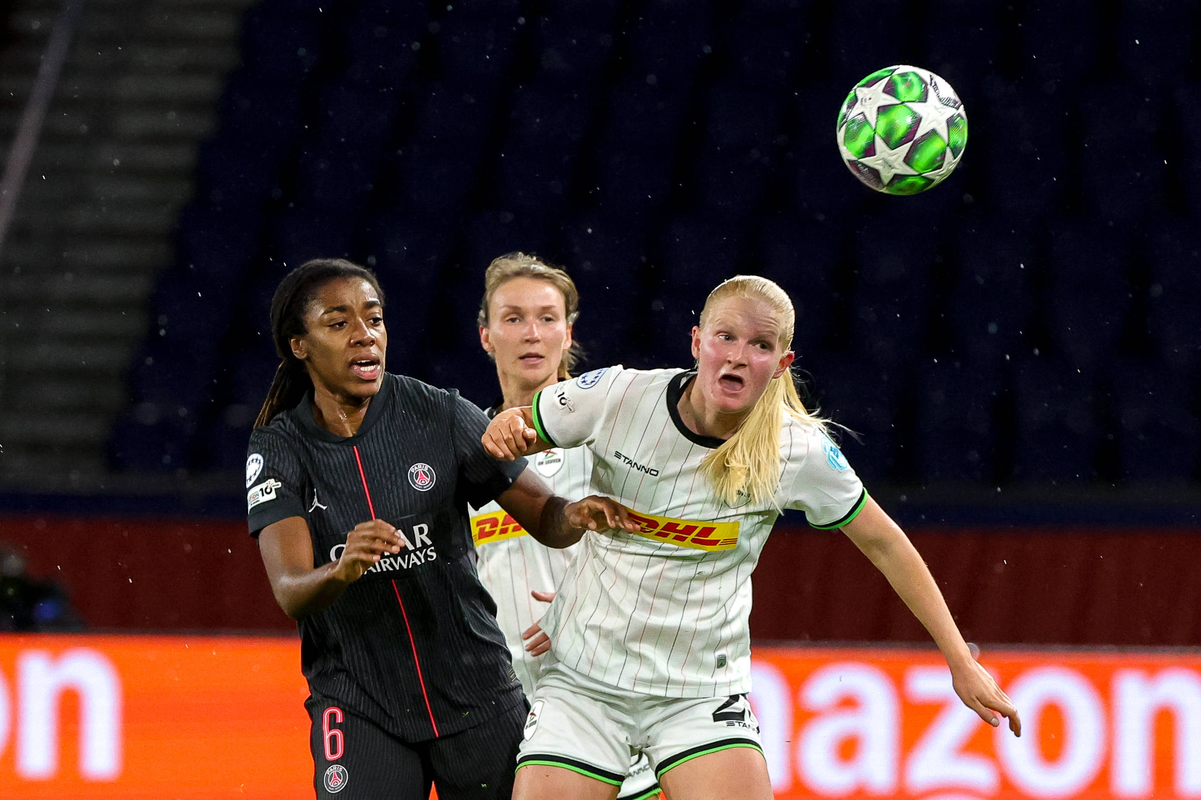  Jennifer Echegini 6 of Paris SG 