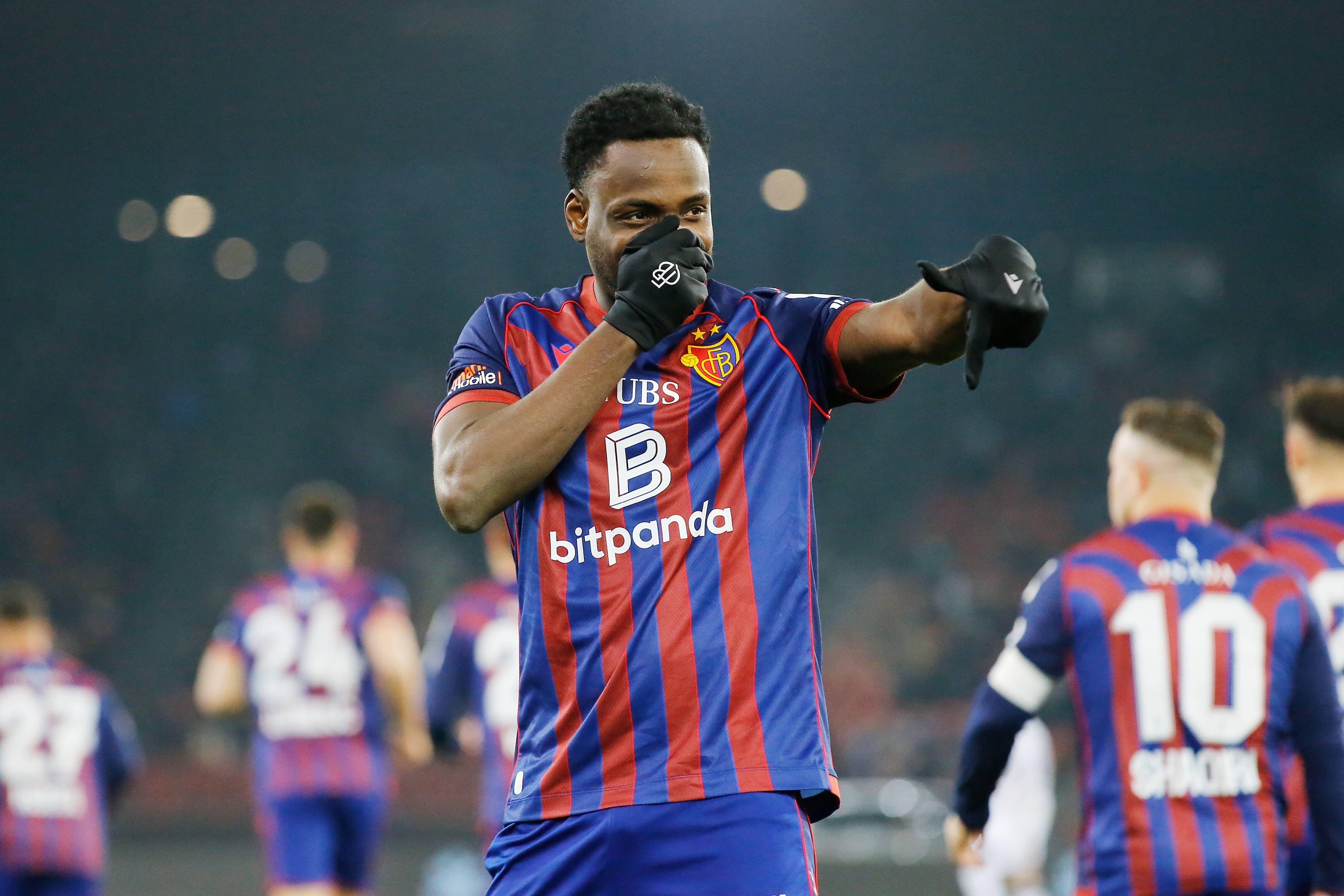 FC Zuerich FC Basel Goal celebration Philip Otele