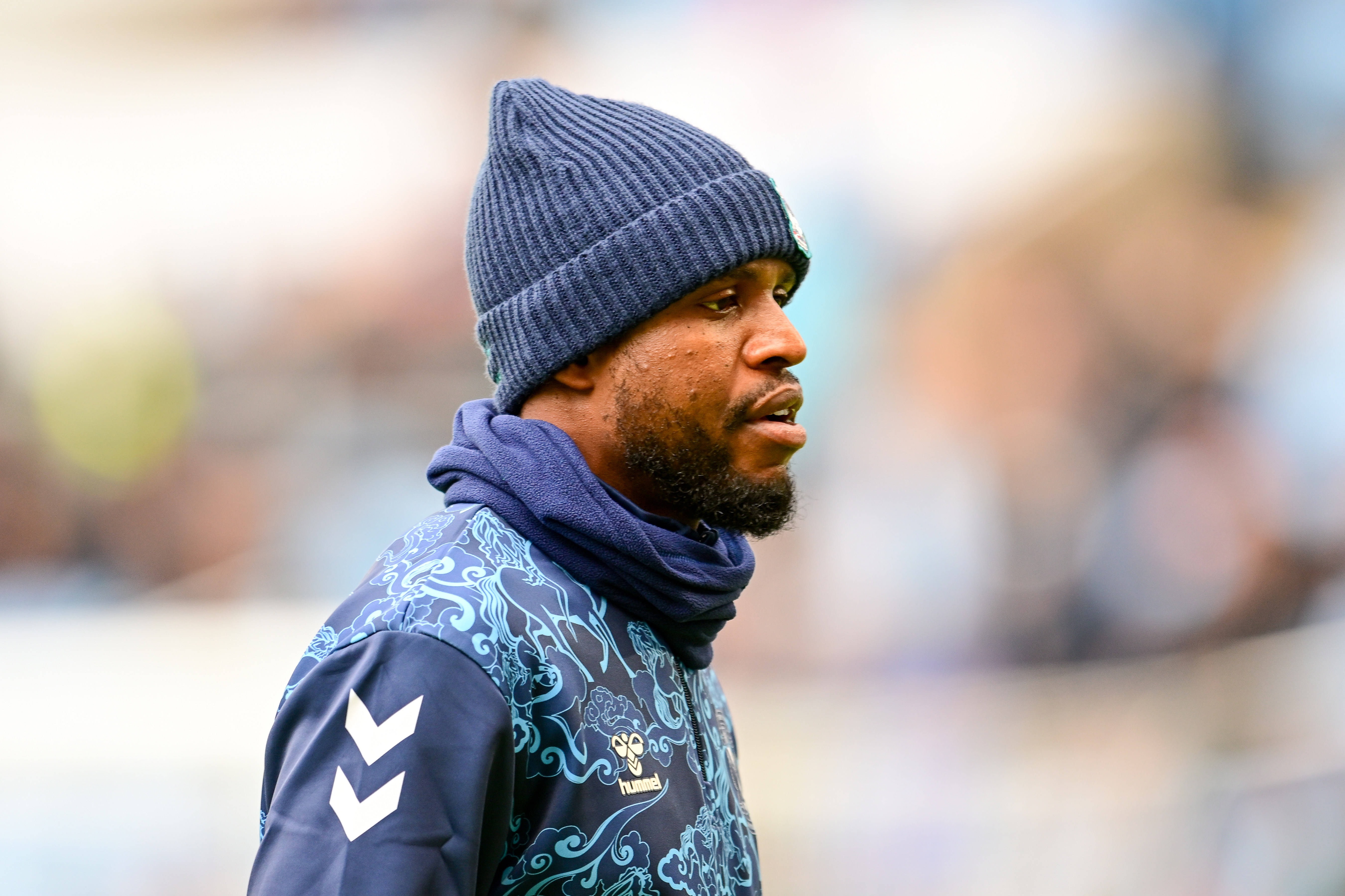 Frank Onyeka warms up during the EFL Sky Bet Championship match between Coventry City and Oxford United