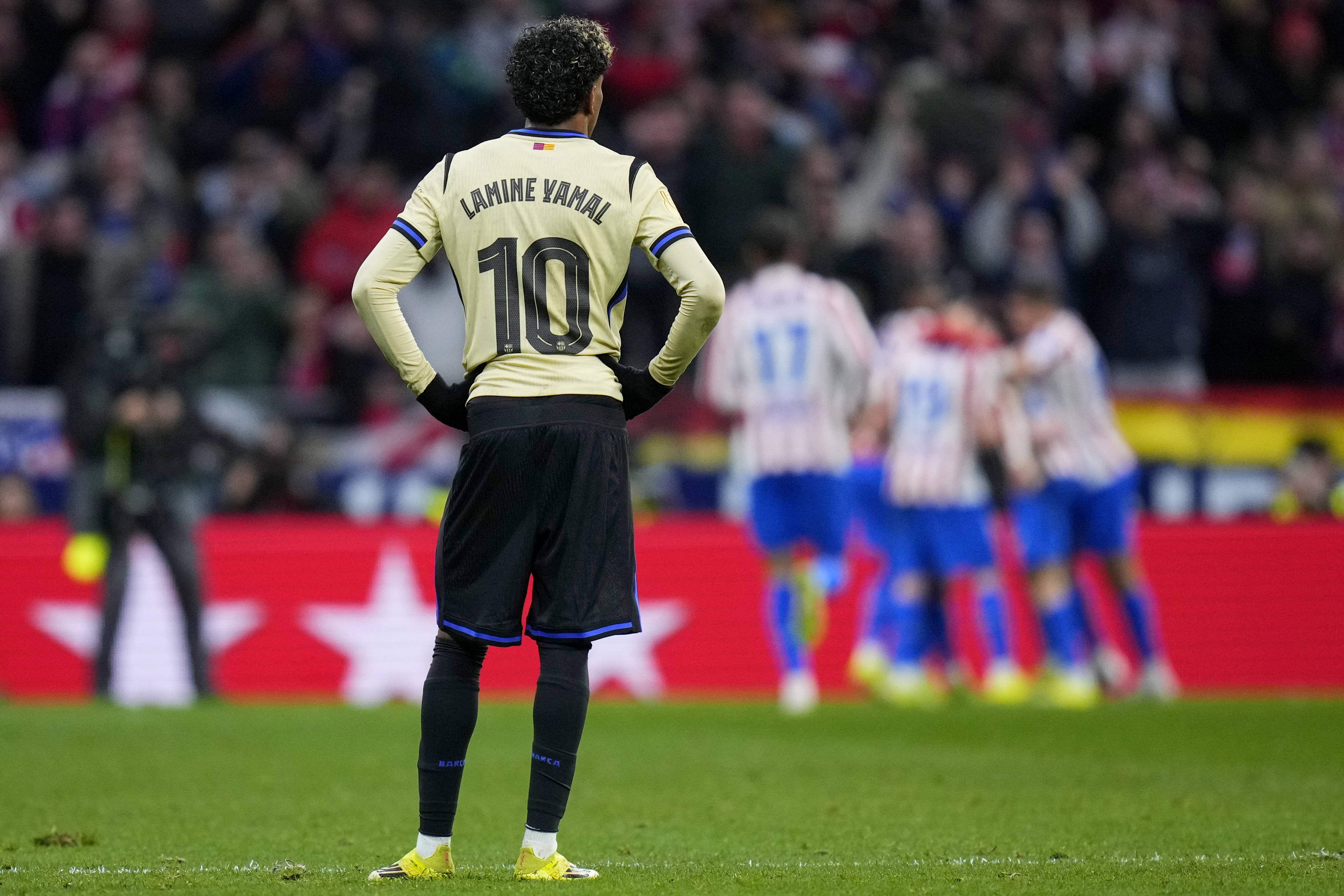 Barcelona star Lamine Yamal watches Ademola Lookman's Atlético Madrid celebrating 