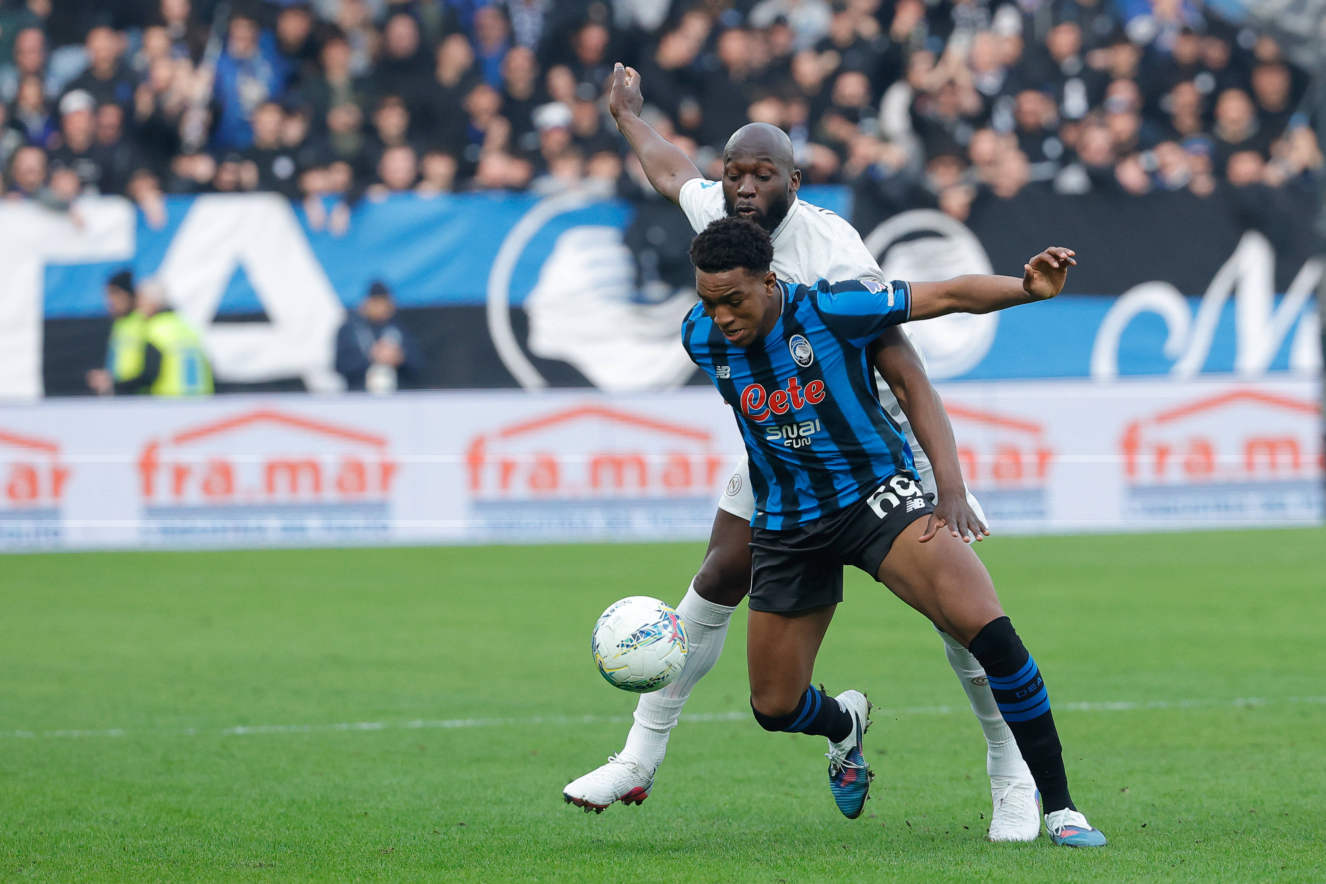 Honest Ahanor and Romelu Lukaku in action during the Serie A match between Atalanta BC and SSC Napoli