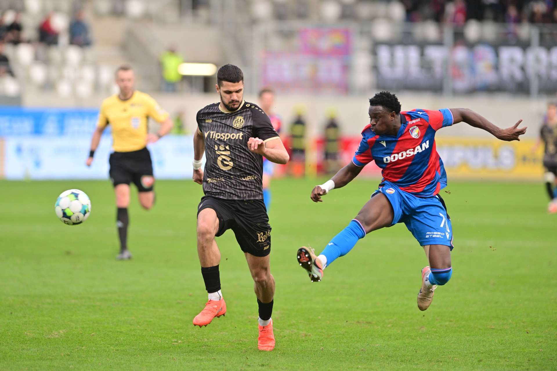 Salim Lawal for Viktoria Plzen